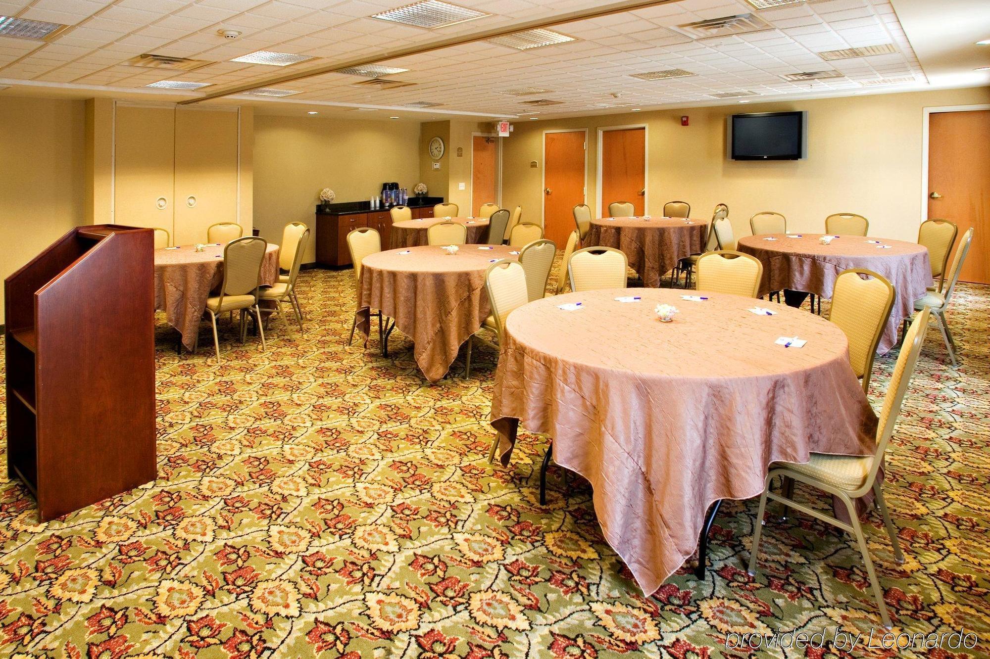 Holiday Inn Express & Suites Selma By Ihg Facilidades foto