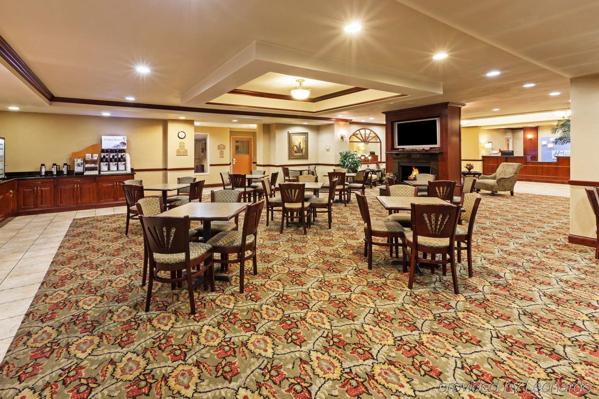Holiday Inn Express & Suites Selma By Ihg Exterior foto