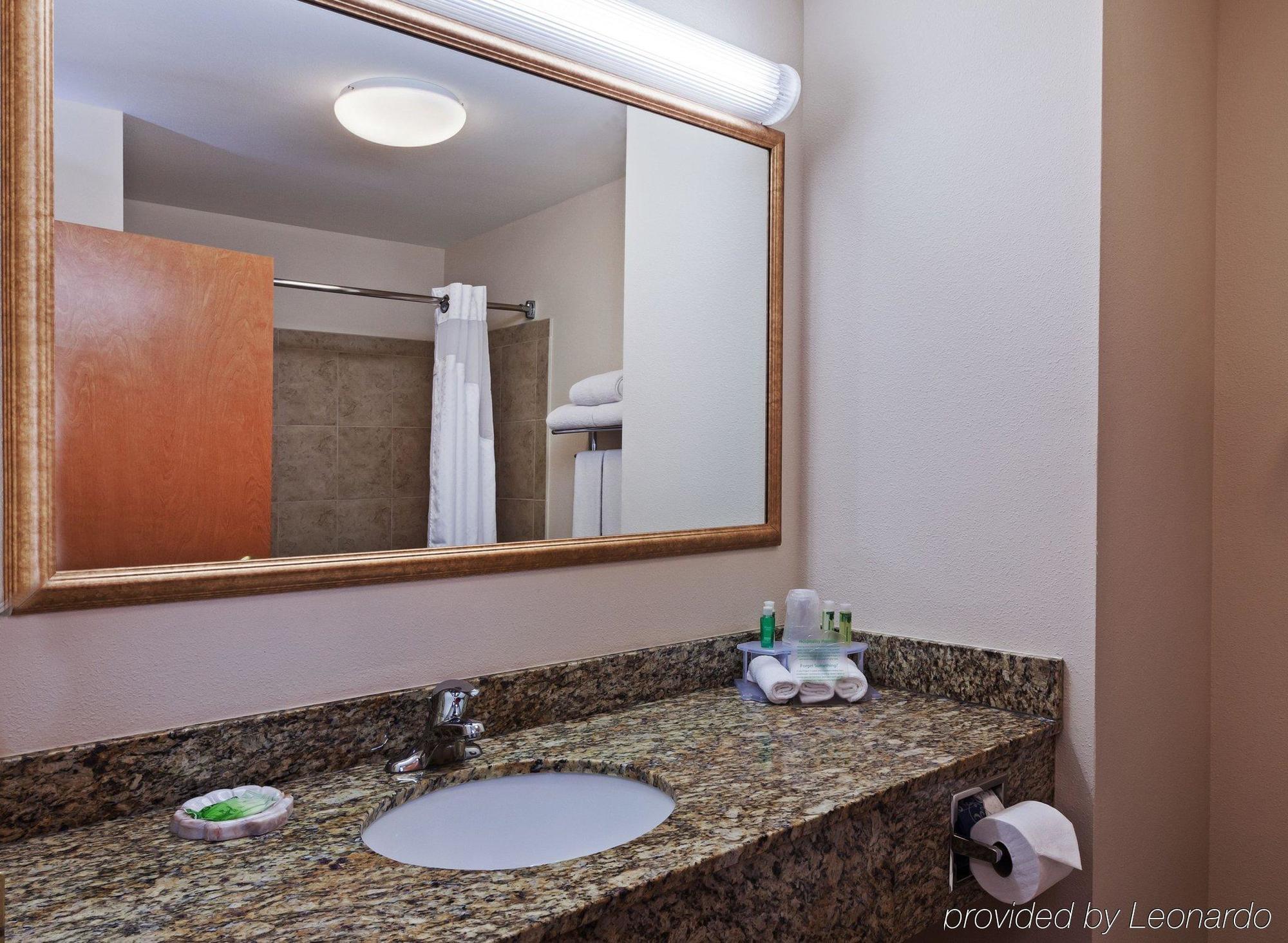 Holiday Inn Express & Suites Selma By Ihg Exterior foto