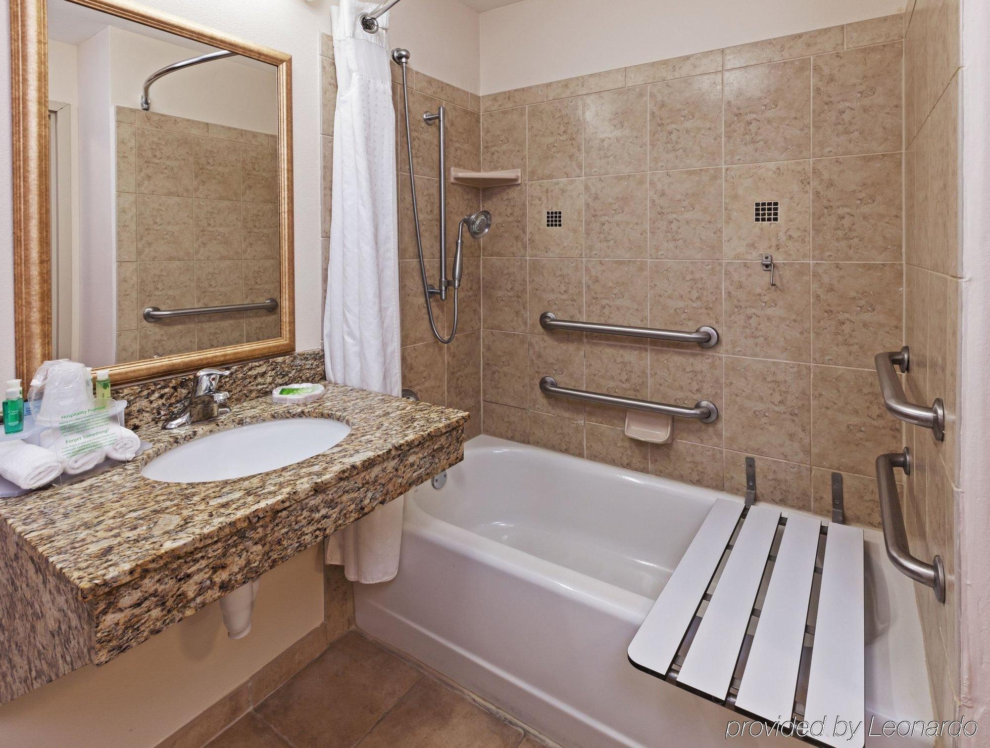 Holiday Inn Express & Suites Selma By Ihg Exterior foto