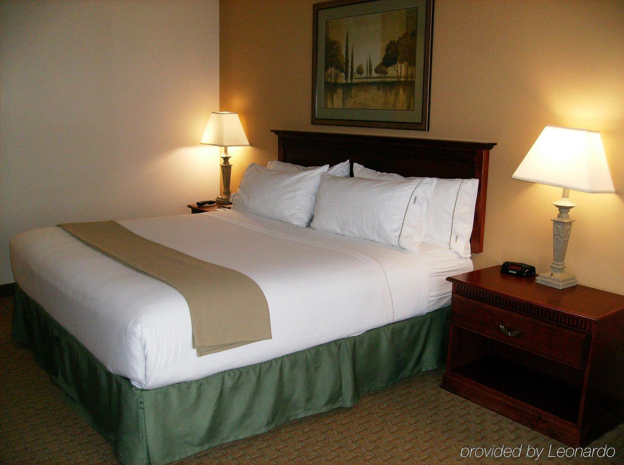 Holiday Inn Express & Suites Selma By Ihg Exterior foto