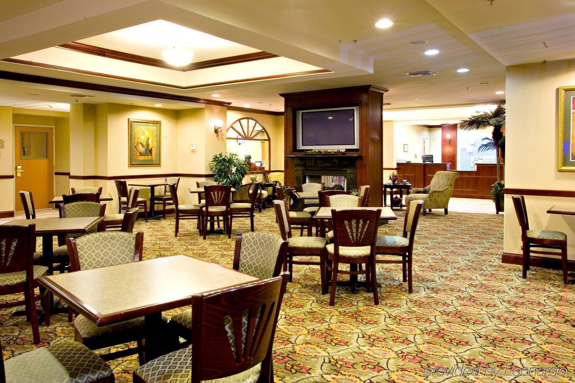Holiday Inn Express & Suites Selma By Ihg Exterior foto