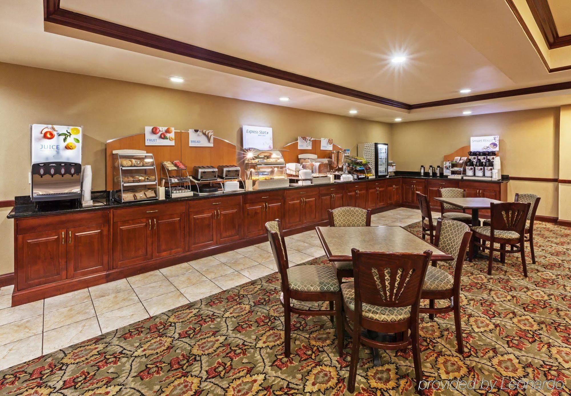 Holiday Inn Express & Suites Selma By Ihg Exterior foto